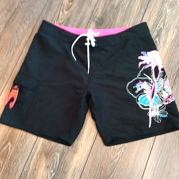 Oneill Board Shorts Black & Pink Floral Women's Size 7 - Picture 1 of 4